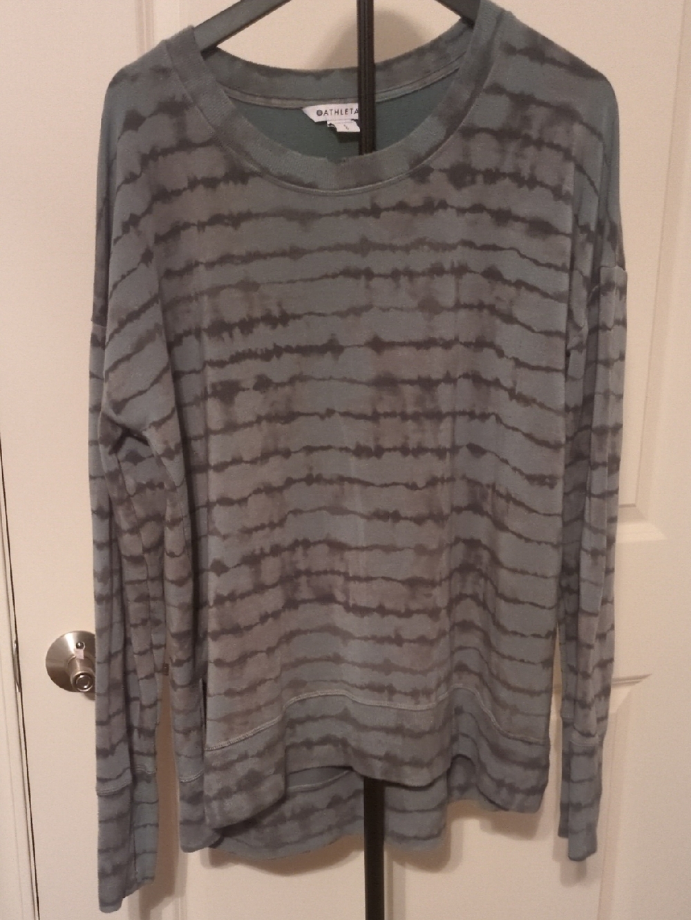 Athleta Blue-Grey Tie-Dye Long Sleeve Pullover